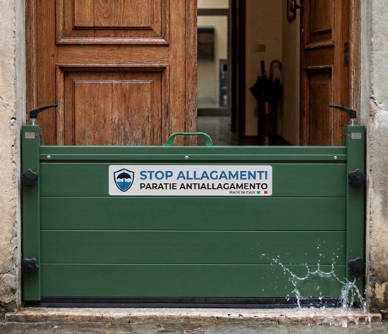 Immagine di Paratia Antiallagamento in Alluminio: Kit "Fai da Te" con Finiture di Design